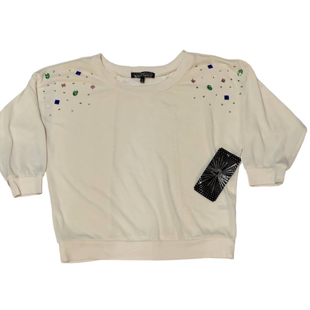 Ladies top. Size large. NWT.
